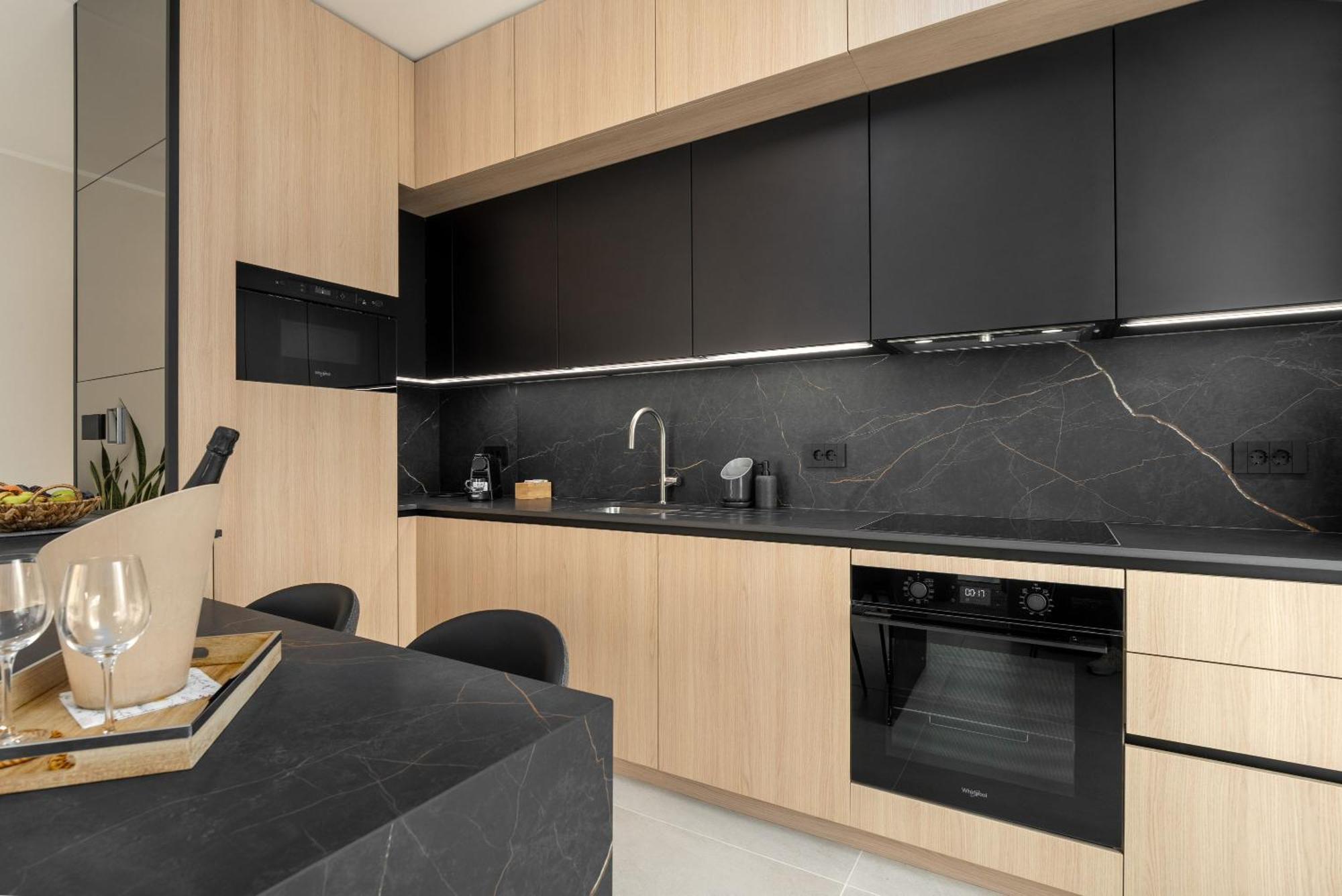 The Q Bliss - Your New 4-Star Hideaway With A Garage โรวีน ภายนอก รูปภาพ