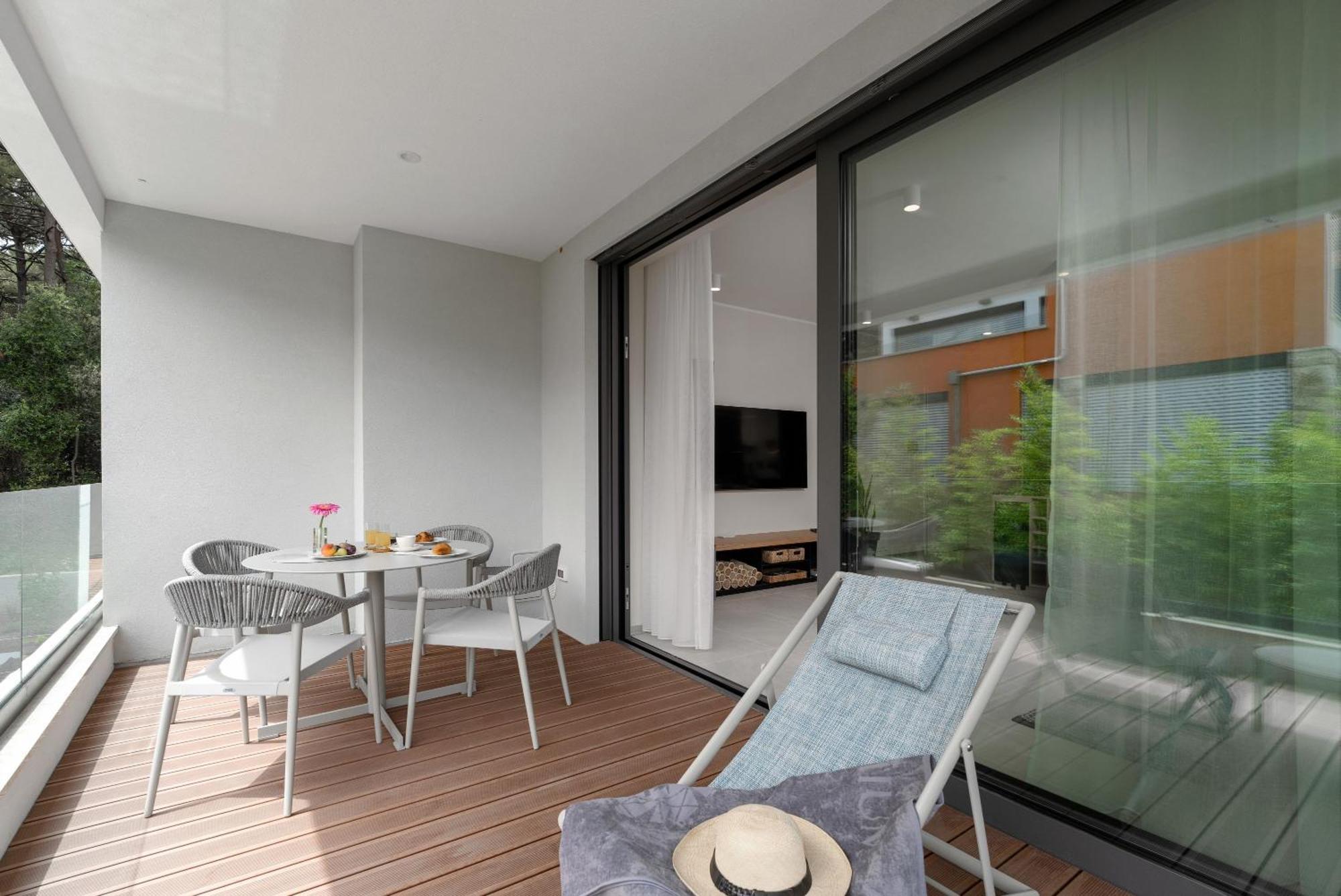 The Q Bliss - Your New 4-Star Hideaway With A Garage โรวีน ภายนอก รูปภาพ