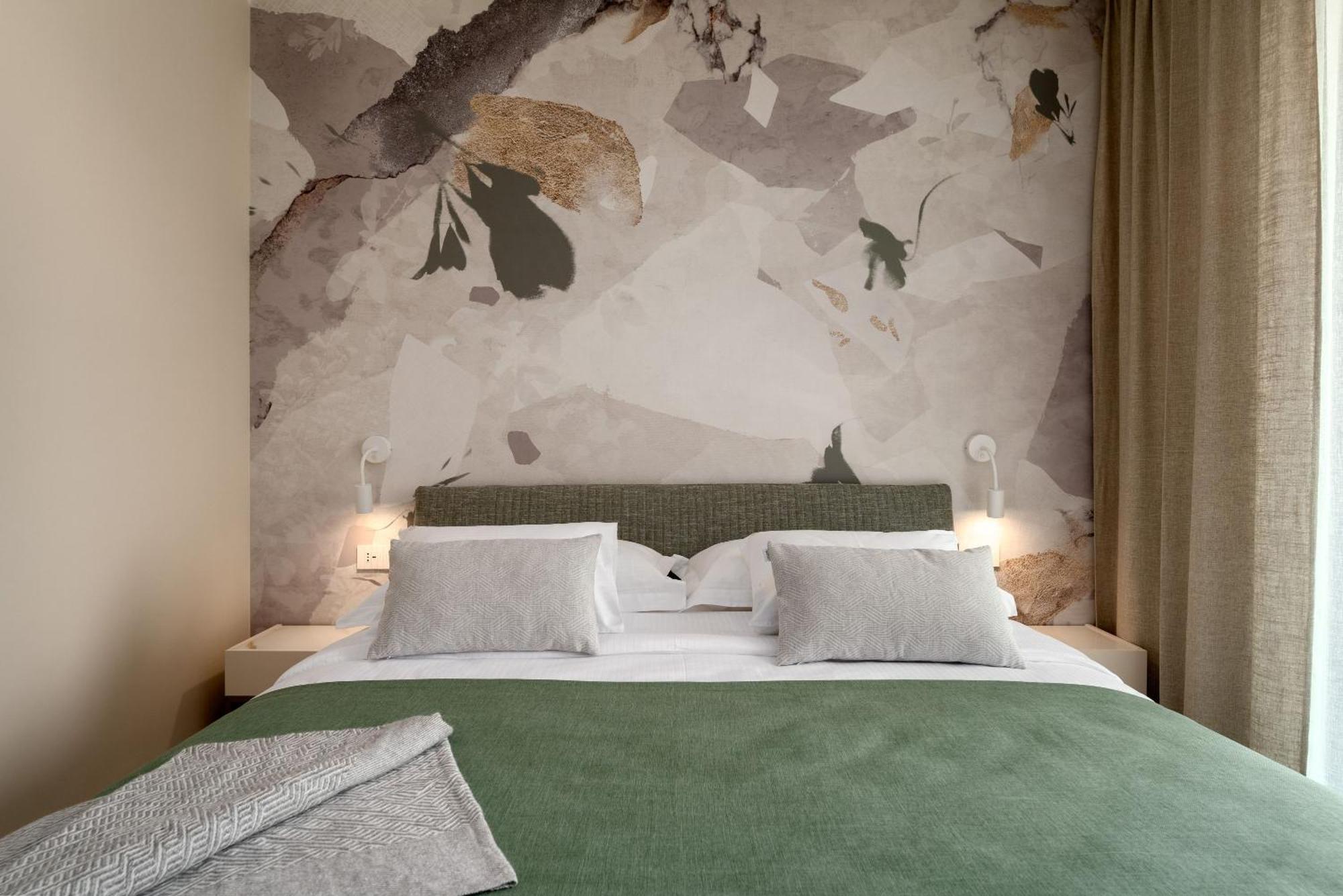 The Q Bliss - Your New 4-Star Hideaway With A Garage โรวีน ภายนอก รูปภาพ