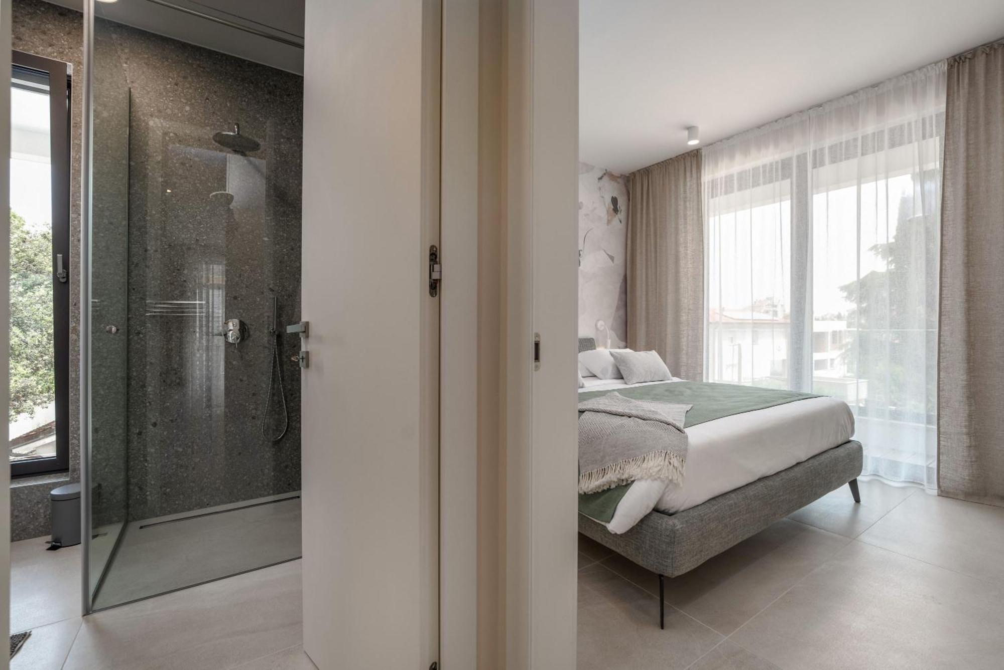 The Q Bliss - Your New 4-Star Hideaway With A Garage โรวีน ภายนอก รูปภาพ
